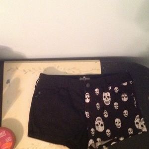Half black half skull summer shorts