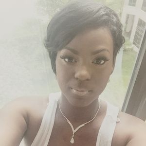 Meet your Posher, Kenisha