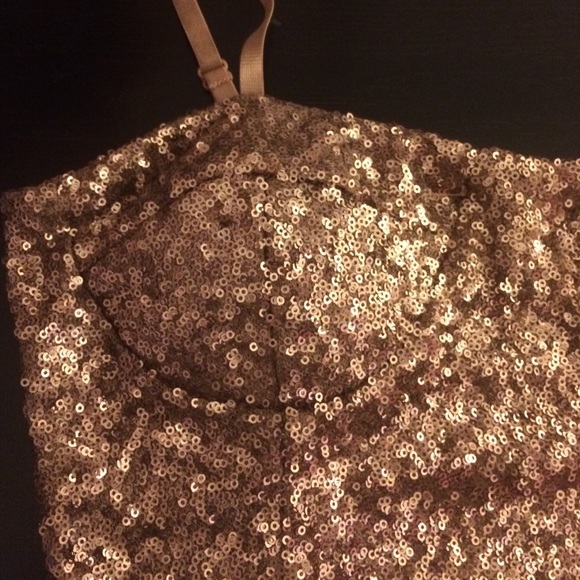 Sequin Crop Top - Picture 2 of 4
