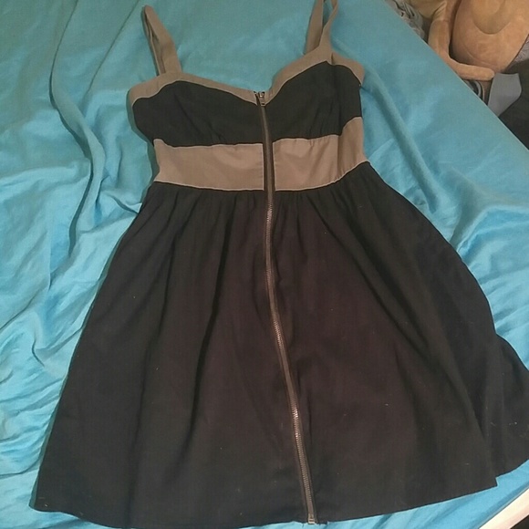Empire waist black zipper front dress