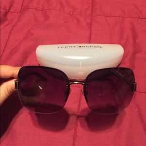 AUTHENTIC TOMMY HILFIGER SUNGLASSES