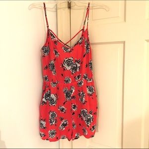 H&M Bright Floral Coral Summer Romper Size 8 ❤️