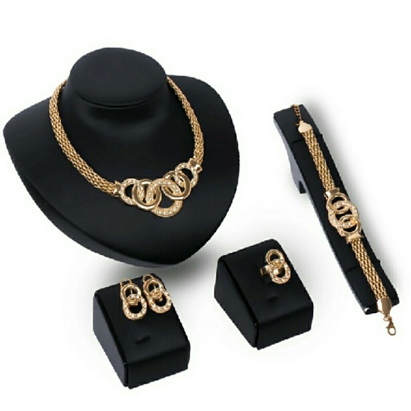 Set jewelry fantasy gold NWOT