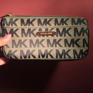 💎 Michael Kors Pouch 💎