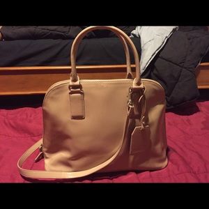 AUTHENTIC EXPRESS TAN CROSSBODY PURSE