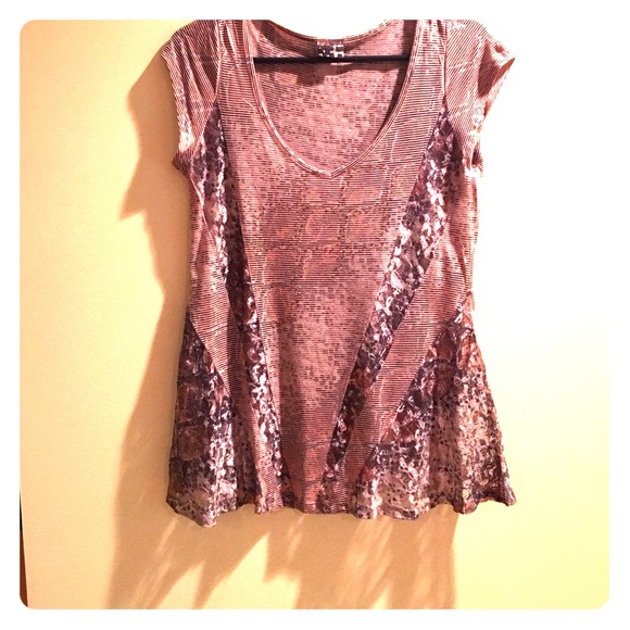 T-shirt with lace features by Daytrip from Buckle!