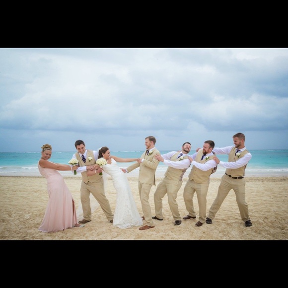 Size 10 (fits a 7/8) Blush Formal Dress. Worn once - Picture 4 of 4