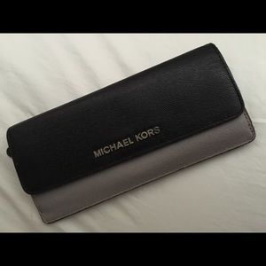 Michael Kors Slim Wallet