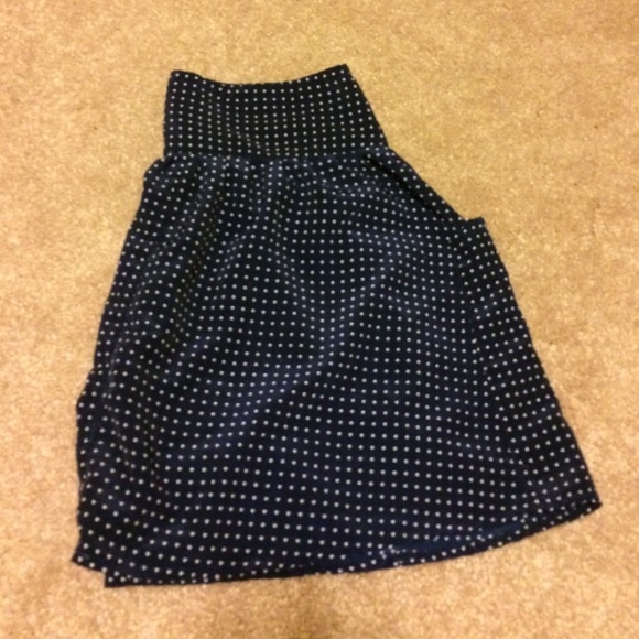 Urban outfitters blue polka dot skirt⚪️🔵