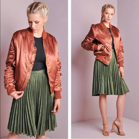 SOLD ON DEPOP Rust satin silk bomber jacket - Picture 2 of 4