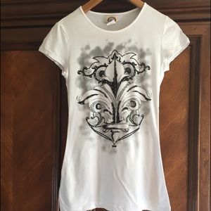 ‼️CanBeBundledFor$1❗️ Fitted White casual T shirt