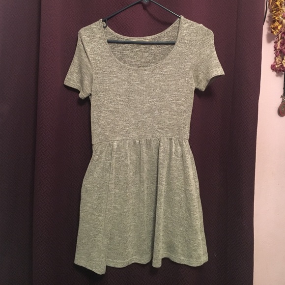 Rehab Dresses & Skirts - Gray baby doll dress with pockets!