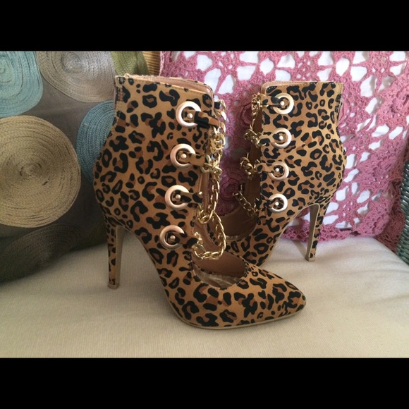 Cheetah print heals - Picture 3 of 4