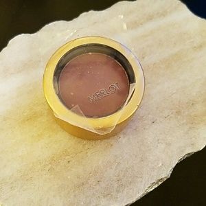 Jane Iredale eyeshadow in merlot