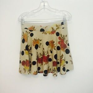 Zara Skirts - Flared loose pleat Zara Trf mini skirt. Zara Skirts - Flared loose pleat Zara Trf mini skirt.