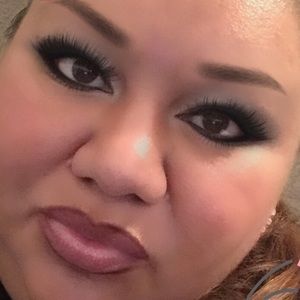 Meet your Posher, Desiree