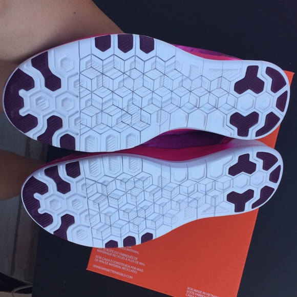 NIKE Womens free 5.0 tie dye mulberry Sz 8 new - Picture 3 of 4