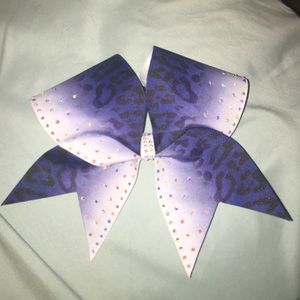 Cheer bow