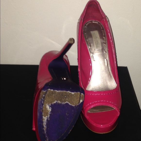 Hot/deep pink Rachel Roy peep toe pumps - Picture 3 of 4