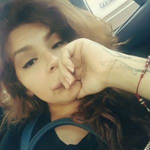 Meet your Posher, Raquel