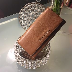 Tan Wallet!
