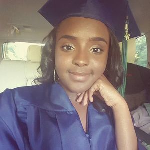 Meet your Posher, Mariama