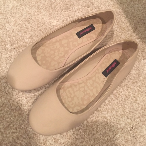 Nude Flats