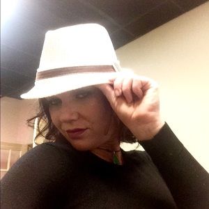 Meet your Posher, Caroline