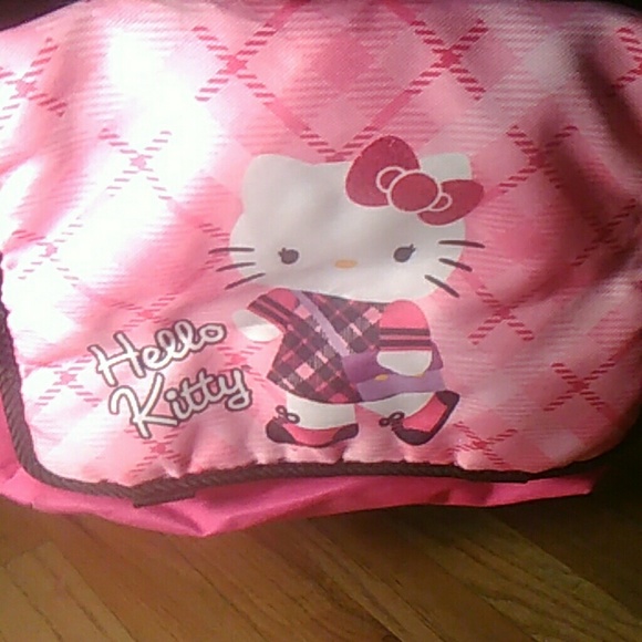 Hello kitty bag bundle!! - Picture 2 of 3