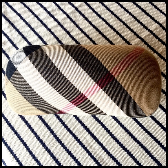 Burberry Accessories - Burberry Plaid Hard Clamshell Sunglass Case