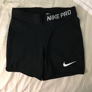 Girls Nike Pro Medium