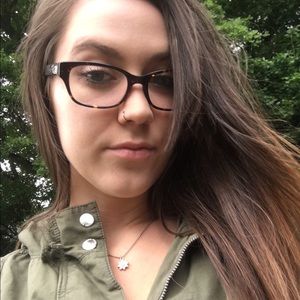 Meet your Posher, Casey