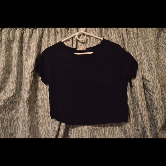 Black crop top size SMALL