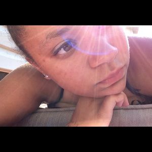 Meet your Posher, Alexis