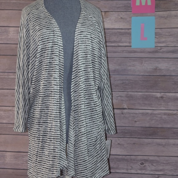 LuLaRoe Lindsay kimono