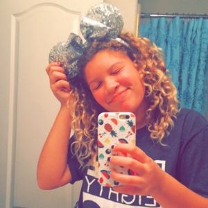 Meet your Posher, Annika