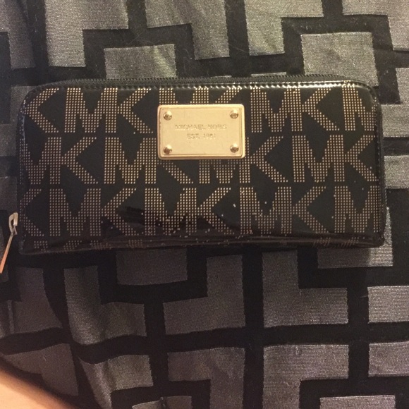Michael Kors wallet