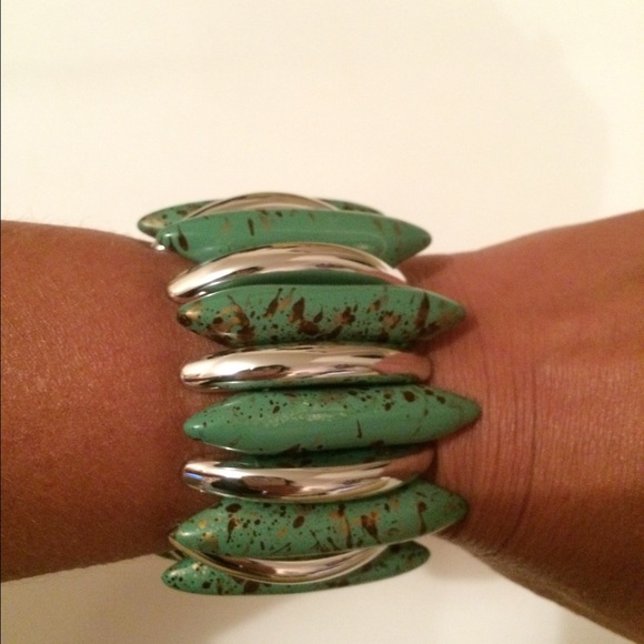 Jewelry - Turquoise and silver toned patterned bracelet