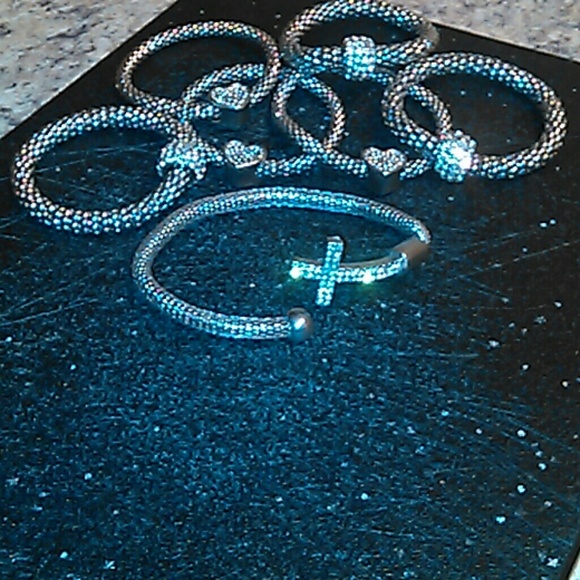 ✨7  Silver Fashion Bracelets for $5.00✨