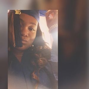 Meet your Posher, Derrienice