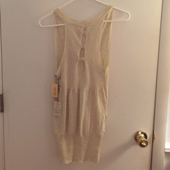 Vest - Picture 2 of 3