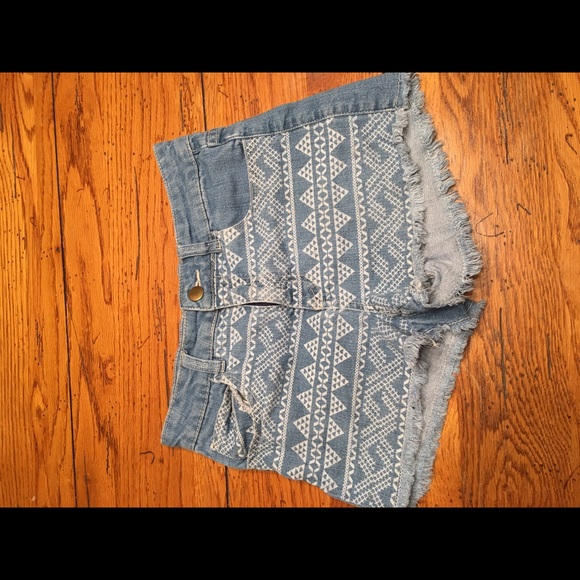Tribal print shorty shorts