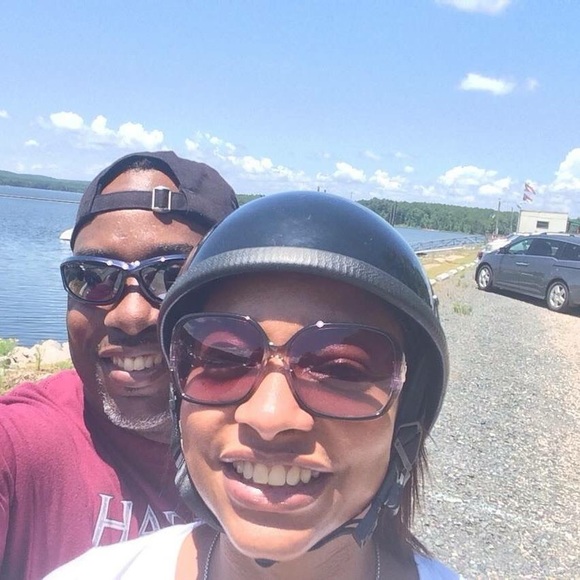 Meet your Posher, Niké J. - Picture 2 of 2