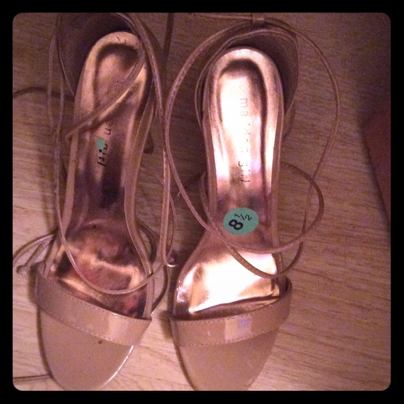 Tie up nude heels