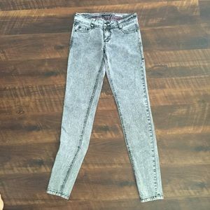 Hot Topic "Love sick" skinny jeans