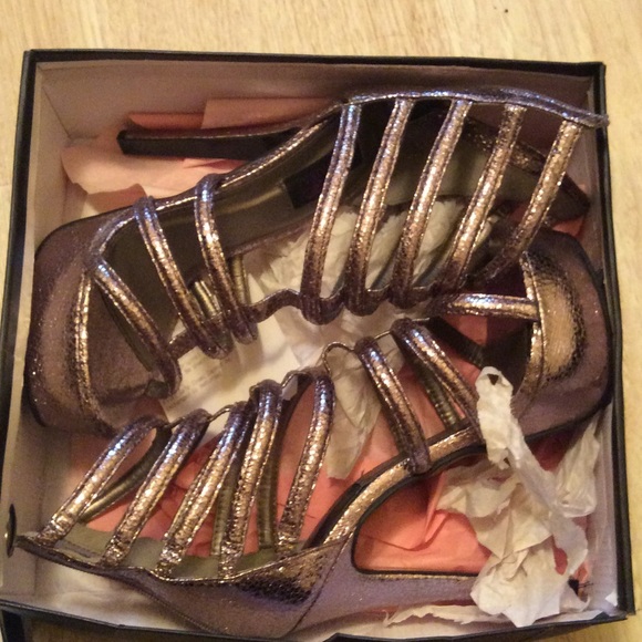 Heels - Picture 2 of 3