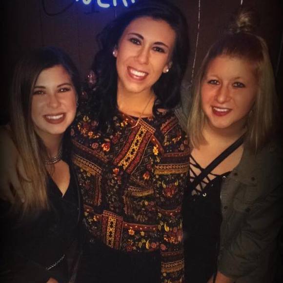 Meet your Posher, Amanda - Picture 1 of 1