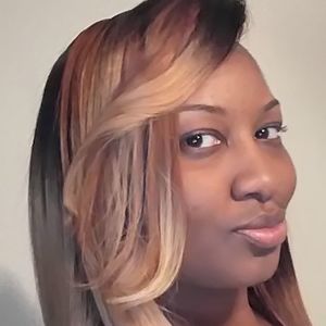 Meet your Posher, Maxine