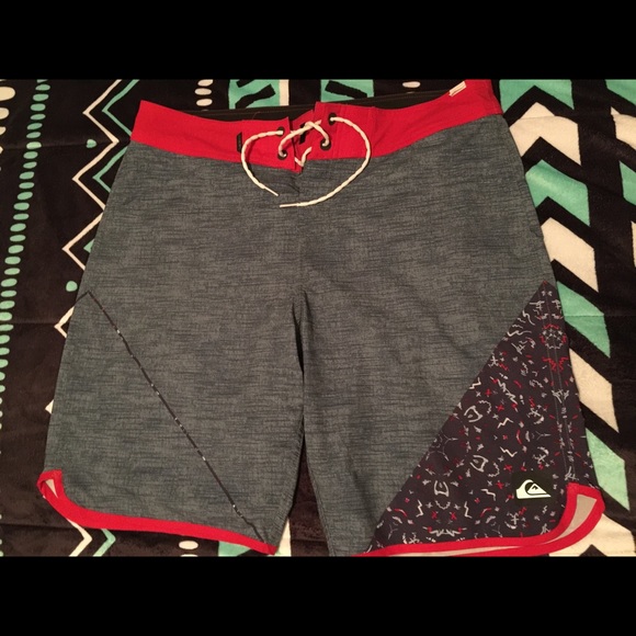Quicksilver board shorts men 34 - Picture 1 of 4