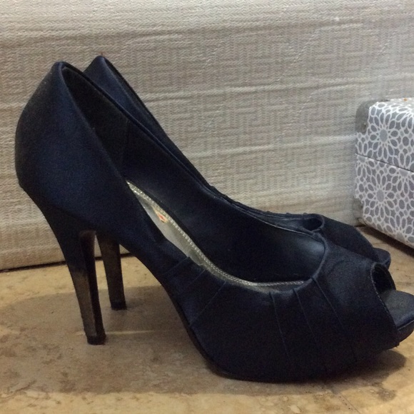 Navy Blue Heels (7.5) - Picture 3 of 3